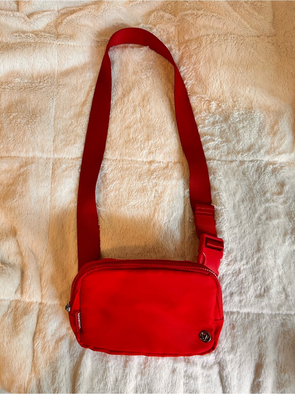 lululemon Athletica Everywhere Crossbody Bag - Cherry/Silver Sling, 1L